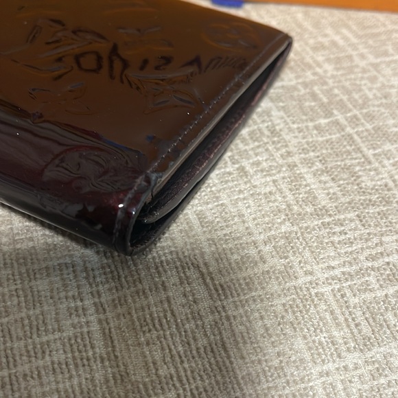 Louis Vuitton Amarante Vernis Sarah Monogram Wallet - Picture 15 of 17